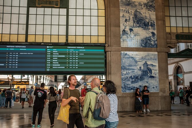 3-hour private guided walking tour of the BEST of Porto - Passeio das Virtudes, a walk that gives you the Douro look