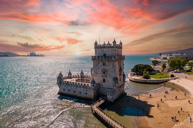 360º Lisbon: Helicopter Flight, Boat Trip and Old Town Walking - Padrão dos Descobrimentos and the Boat Trip to Belém
