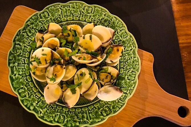 4-Hour Traditional Portuguese Food & Wine Tour in Porto - How the Tour Paces Itself on Foot