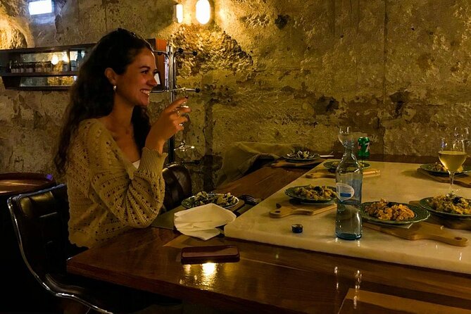 4-Hour Traditional Portuguese Food & Wine Tour in Porto - The Guide Factor: Flávio, Anderson, Daniela, and the Role of Story