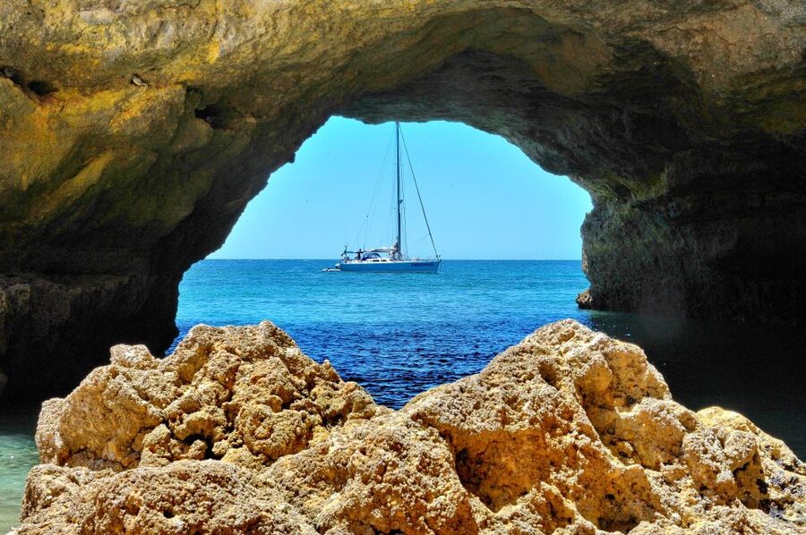 Albufeira: 3-Hour Yacht Daytime/Sunset Cruise to Benagil - From Albufeira Marina to the West Coast Sights