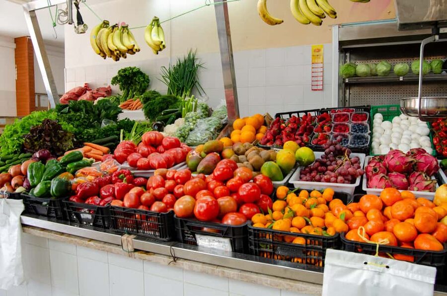 Albufeira: A Local Experience w/food tasting & local shops - From hotel pickup to a real market stop in Albufeira