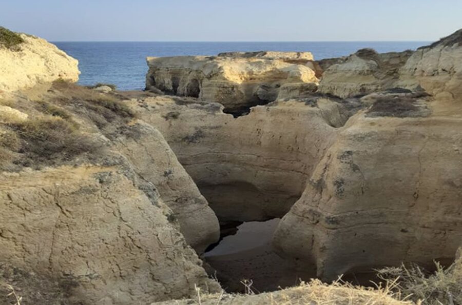Albufeira: Beaches, Old Town, and Salgados Lagoon Jeep Tour - Albufeira by Jeep: a tight 3-hour hit of coast and old streets