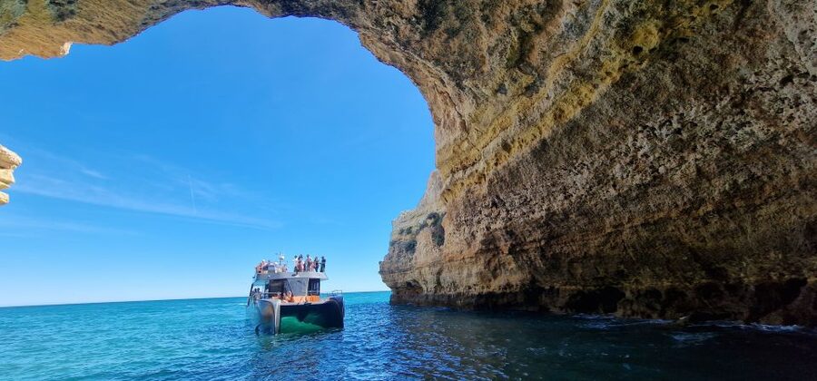 Albufeira: Coastline and Benagil Caves Tour by Catamaran - The coastline stops: why São Rafael, Coelha, Galé, Salgados, and friends matter