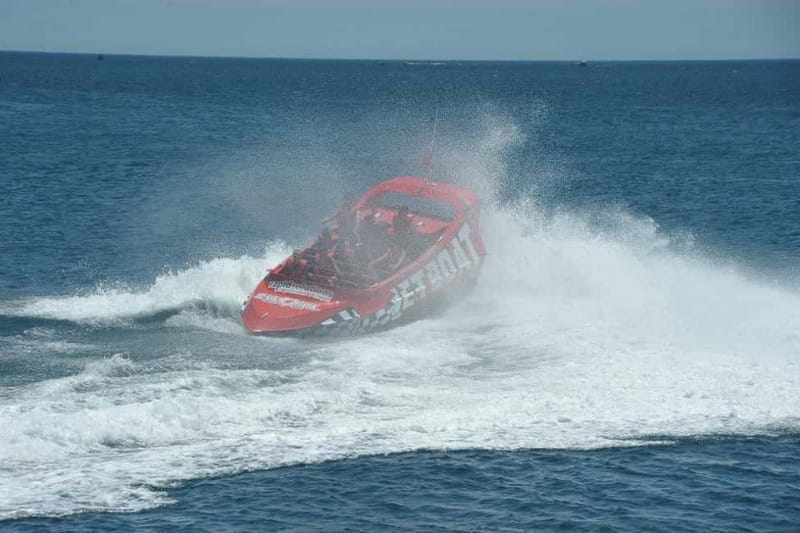 Albufeira: High-Adrenaline Jet Boat Ride - The adrenaline set: 180 and 360 turns, power brakes, and water hits