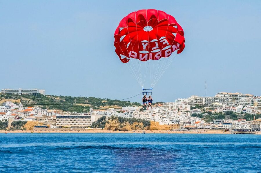 Albufeira: Single, Double or Triple Parasailing Tour - Timing Truth: 1.5 Hours Total, With Variable Air Time