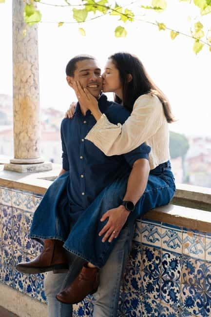 Alfama: Unforgettable Photoshoot Experience with a Local - Delivery Timing and What You Get in Your Photo Gallery