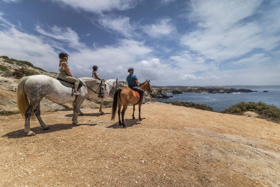 Algarve: 1-Hour Carrapateira Horseback Riding Tour - Photos, Memories, and That Bonus Extra