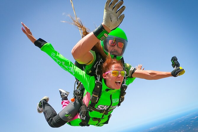 Algarve Tandem Skydive 15.000ft - Getting to Alvor Airfield and Meeting Skydive Seven