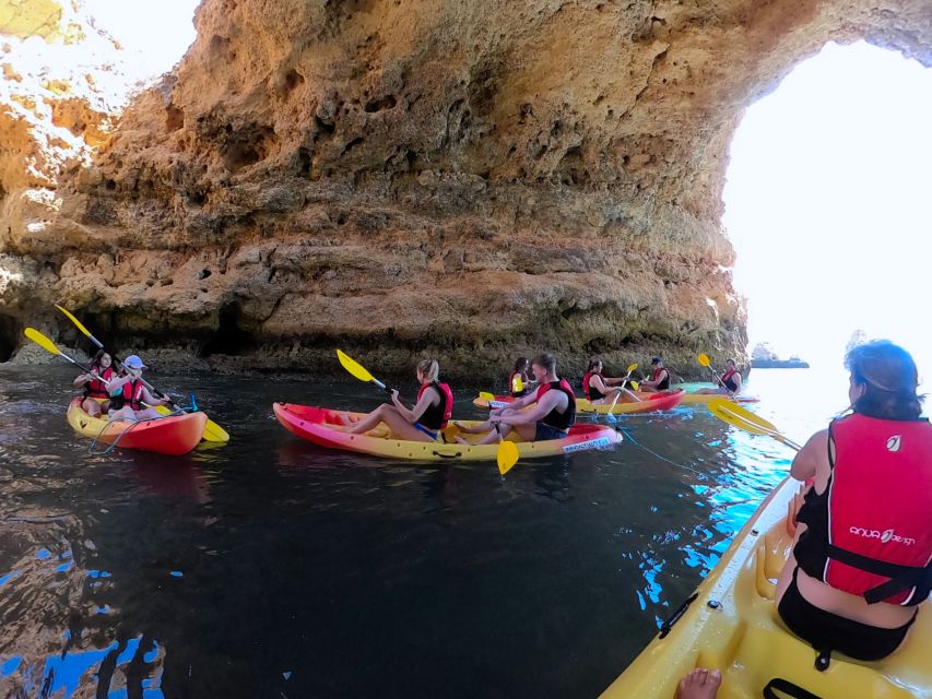 Alvor: Explore Caves Boat and Kayak Tour - The return cruise to Alvor: music, stories, and an unplanned wow