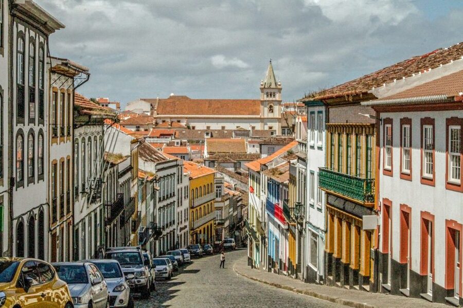 Angra do Heroísmo: Walking Tour with Local Pastry and Coffee - Teatro Angrense: a theater stop that makes the city feel alive