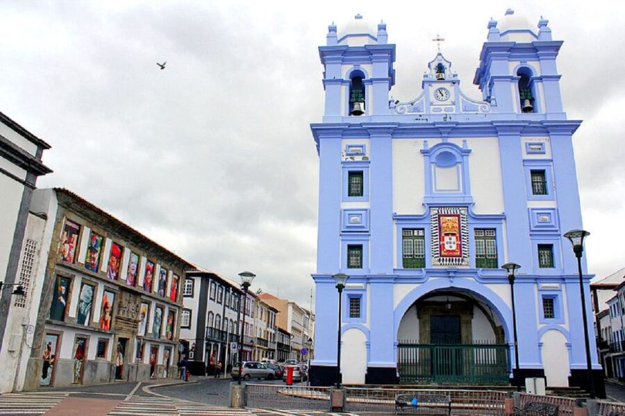 Angra do Heroísmo: Walking Tour with Local Pastry and Coffee - Why Angra do Heroísmo works best on foot