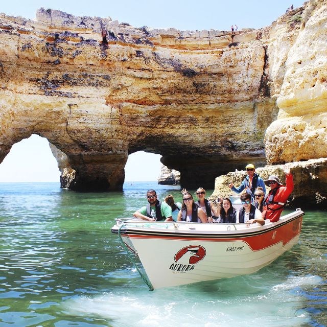 Armação de Pêra: Guided Boat Tour of Benagil's 15 Best Caves - The crew makes the difference: tight caves need skill and calm