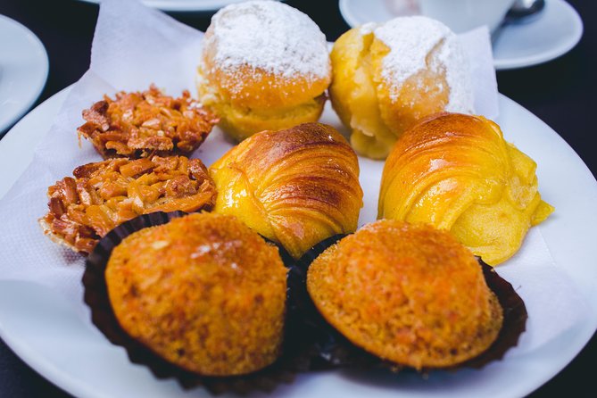 Authentic Food and Wine Tour in Porto by Food Lover Tour - What You’ll Actually Taste: Sweet and Savory, Plus the Drinks