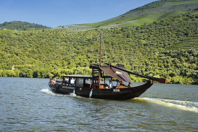Authentic Small Group Douro Wine Tour with Lunch & River Cruise - Peso da Régua: the quick stop that gives context