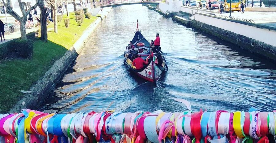 Aveiro: Walking Tour, Boat Cruise, Sweets & Church Entrance - Ovos moles at M Bakery: the sweet stop that makes sense of the town