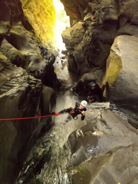 Azores: Canyoning in Salto do Cabrito - Key Reasons This Canyoning Tour Works So Well