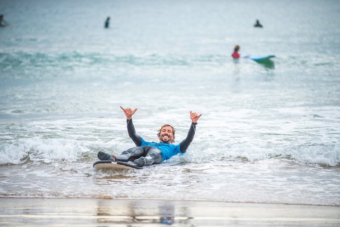 Beginner Surf Lesson at the Beautiful Algarvian West Coast - Beginner surfing in Lagos: why this lesson feels realistic