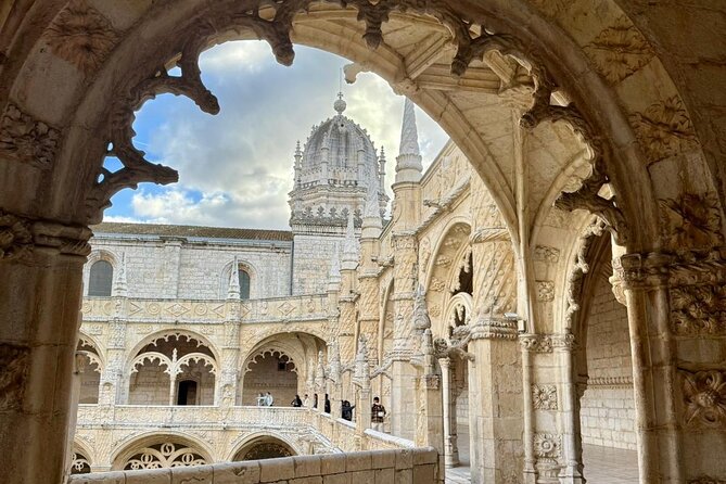 Belém Tour: Jerónimos Cloisters + Pastel Tasting - Pastéis de Belém tasting: the classic method and how to make it count