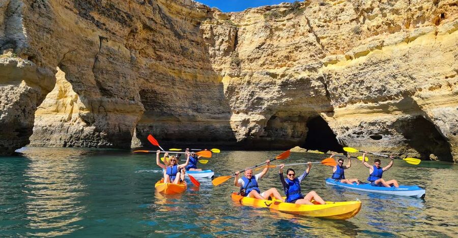 Benagil: Kayaking Tour with a Local Guide - Meeting at Taruga Benagil Tours, Check-In Timing, and Parking Reality