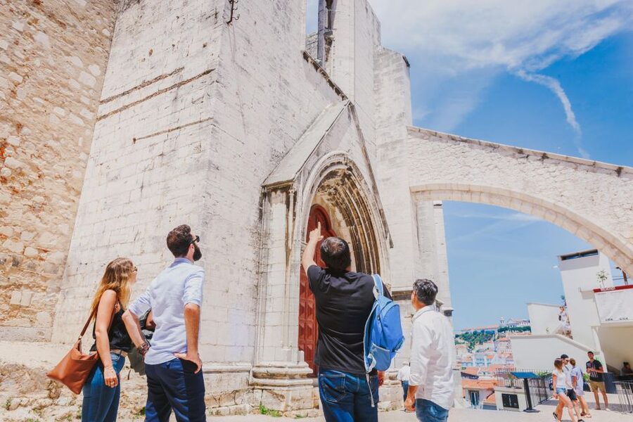 Best of Lisbon Walking Tour: Rossio, Chiado & Alfama - Rossio Railway Station photo stops: the Lisbon style lesson