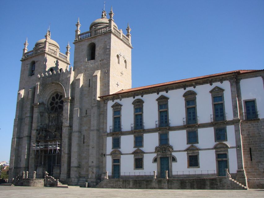 Best of Porto Guided Tour: Cruise & Wine Tasting - Boavista panoramas, with Casa da Música and Serralves Park from the outside