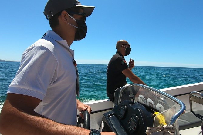 Boat Trip to the Benagil Caves from Armação de Pêra - Guides and boat handling: how the crew shapes the experience