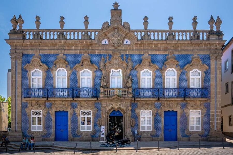 Braga: Private & Flexible Walking Tour in Historic Center - Rua da Violinha to Dom Diogo de Sousa Archeology Museum
