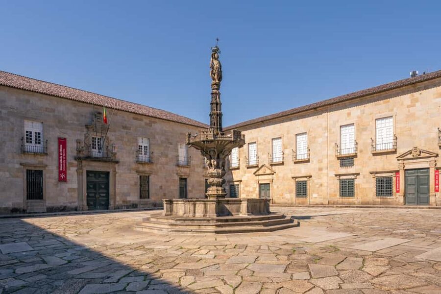 Braga: Private & Flexible Walking Tour in Historic Center - Largo de São Paulo and Largo de Santiago: squares that frame the churches
