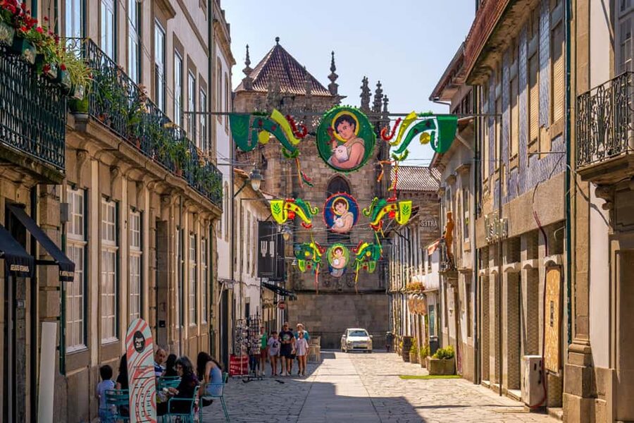 Braga: Private & Flexible Walking Tour in Historic Center - Donjon Tower, Crivos House, and the route’s gentle surprises