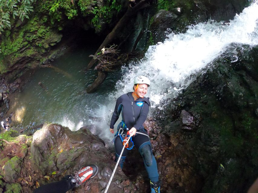 Canyoning in Ribeira dos Caldeirões - The safety approach you should look for in canyoning