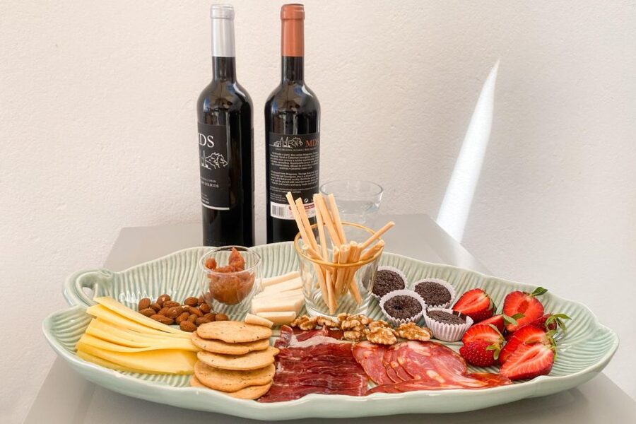 Carvoeiro/Portimão/Alvor: Wine Tour w/ Tasting, Tapas, Music - How long it really takes