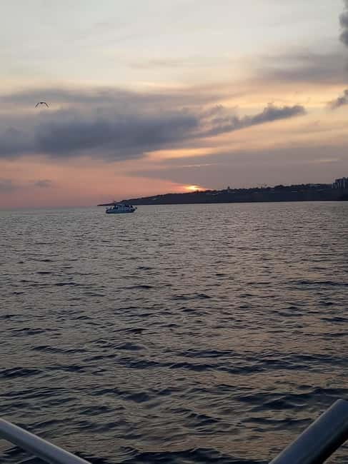 Cascais: Sunset Boat Trip with Welcome Drinks - Small Group Energy: Why Up to 10 People Feels Personal