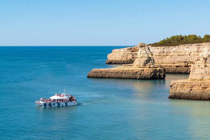 Caves and Coastline Cruise from Albufeira to Benagil - Meeting point at R. Marina de Albufeira and how to choose your seat