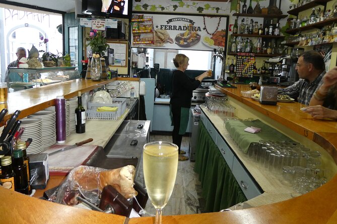 Classic Food Tour - Lagos - Meet at Rua da Porta de Portugal, Then Two Different Starting Styles