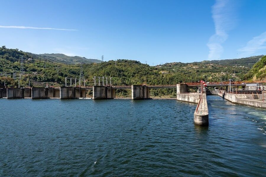 Day Cruise from Porto to Pinhão with Breakfast and Lunch - From Cais da Estiva: the start of your Porto to Douro day