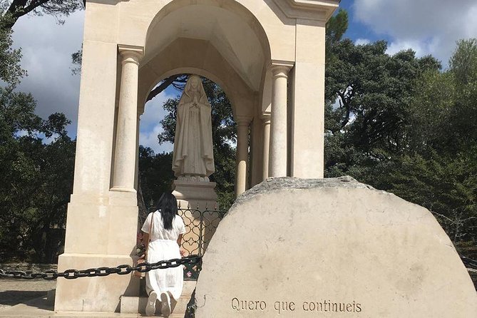 Divine Fátima Full Day Private Tour from Lisbon - Basilica of Our Lady of the Rosary: tombs, chapels, and the big focal points