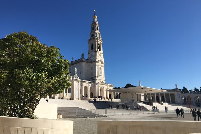 Divine Fátima Full Day Private Tour from Lisbon - Chapel of Apparitions and English Mass timing in May to October
