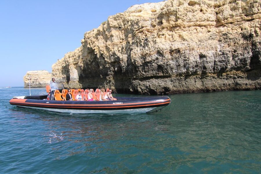 Dolphin Safari and Cave Tour in Vilamoura - Boat Ride Comfort: Speed, Spray, and Staying Warm