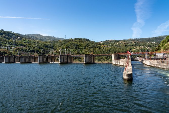 Douro Valley Cruise Porto to Pinhão: Breakfast, Lunch and Tasting - Key things to know before you go