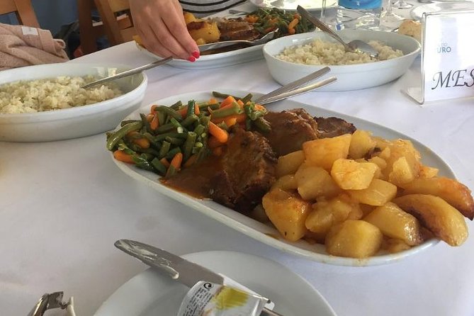 Douro Valley Cruise Porto to Pinhão: Breakfast, Lunch and Tasting - Pinhão and the wine estate tasting: great taste, limited time