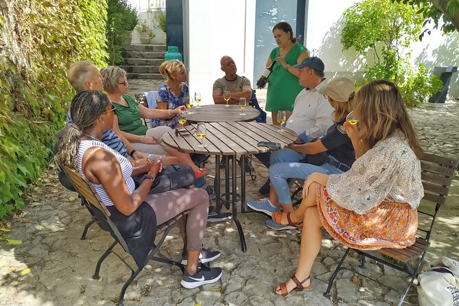 Douro Valley Prime Tour: Wine Tastings, Boat & Lunch from Porto - Lunch at the vineyard setting, plus why timing matters