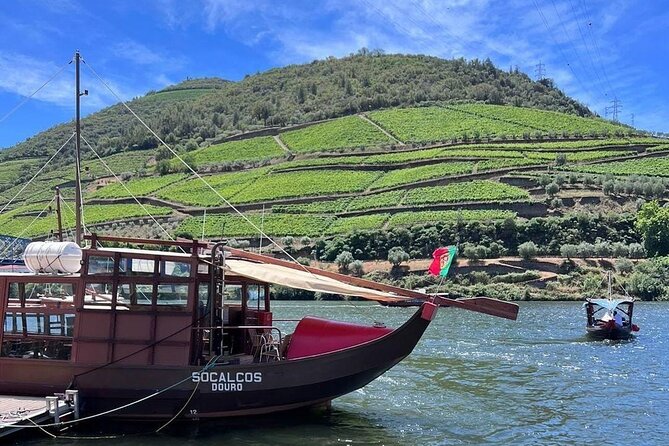 Douro Valley Tour - 3 Wine tastings, Lunch & river Cruise - Casal de Loivos: Museum and Familiar Cellar Tastings