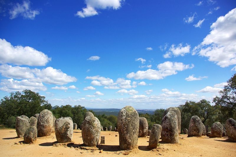 Évora and Megaliths Full-Day Tour from Lisbon - Cromeleque dos Almendres, stones older than Stonehenge, and the astronomy story