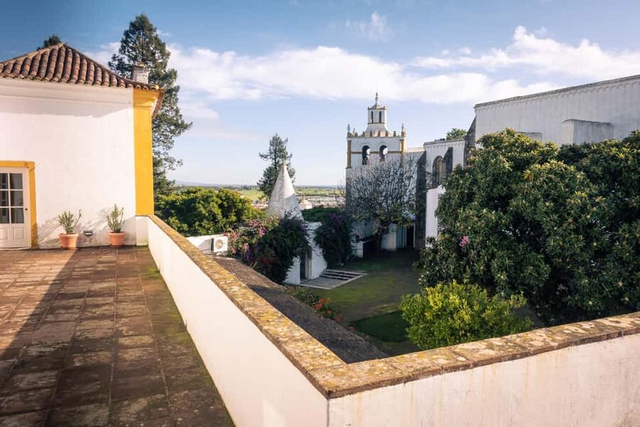 Évora: Private & Flexible Walking Tour in Historic Center - How the Walkbox app experience actually works in Évora