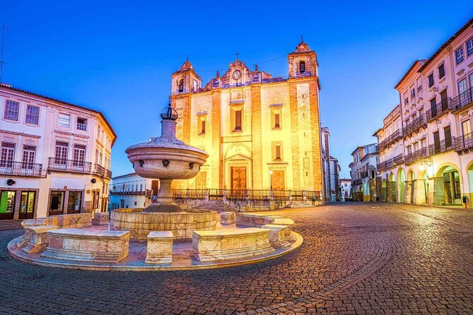 Évora: Private walking tour with tickets to main monuments - Évora Cathedral visit: architecture, symbols, and a calmer pace inside