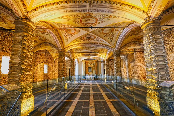 Évora: Private walking tour with tickets to main monuments - Meeting at Praça do Giraldo, and how the start stays simple