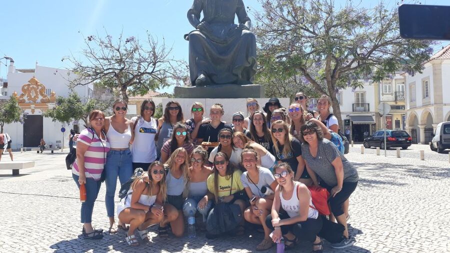 Faro: Old Town Guided Walking Food Tour - Meeting at the Old Town arch, then settling into Eastern Algarve life