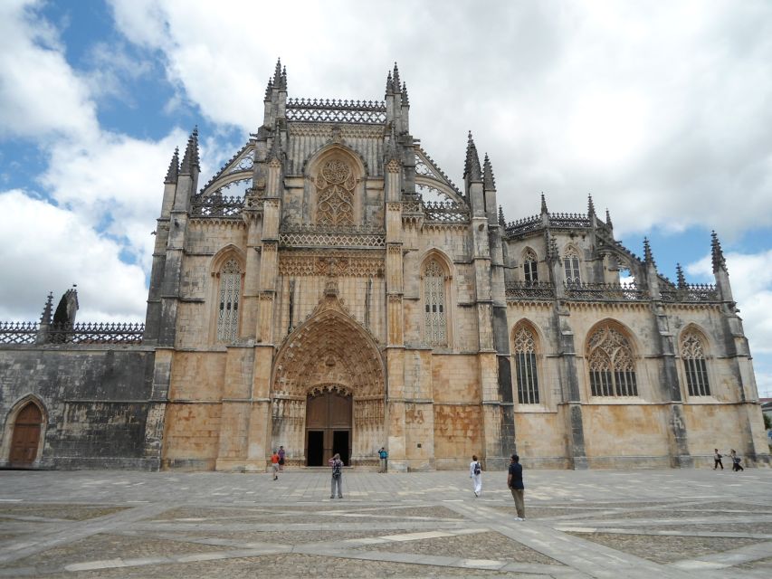 Fátima, Batalha, Alcobaça, Nazaré and Óbidos Private Tour - The Van, the Driver-Guide, and the Pace That Makes the Day Work