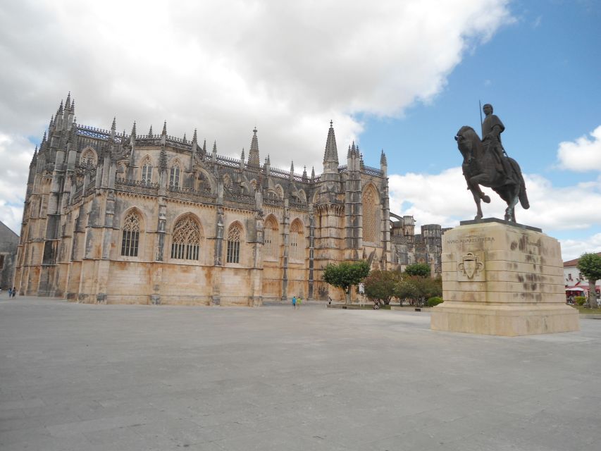 Fátima, Batalha, Alcobaça, Nazaré and Óbidos Private Tour - Fátima Sanctuary: Where Pilgrimage Meets First-Time Visitor Awe